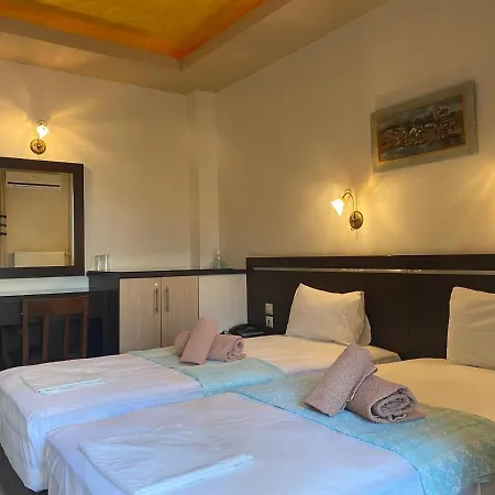 Alkionis מלון 2*